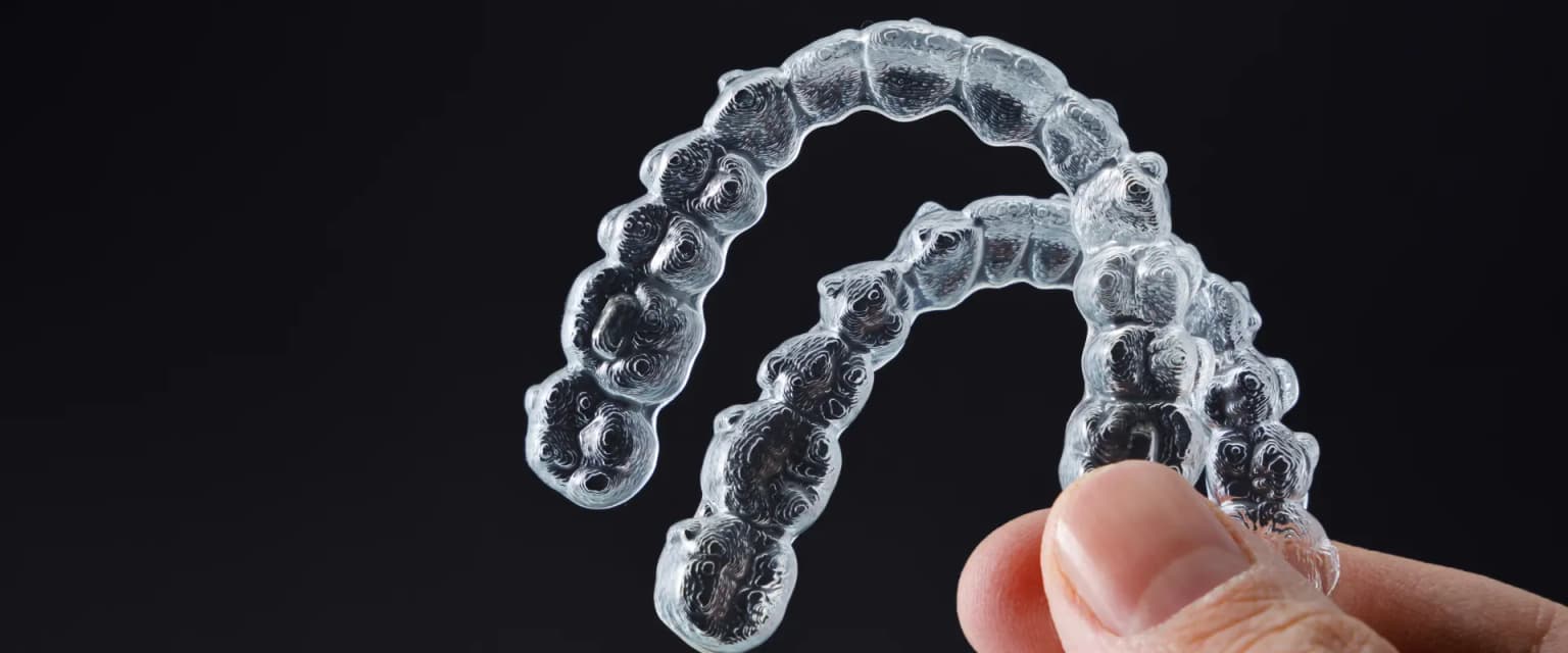 Tratamiento de Invisalign: Ortodoncia Invisible en Bienestar Dental Providencia